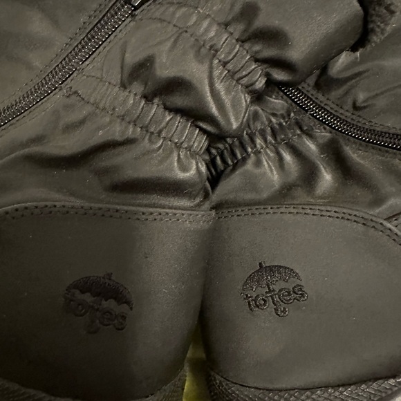 Tote Inclement Weather Boots - Picture 2 of 10